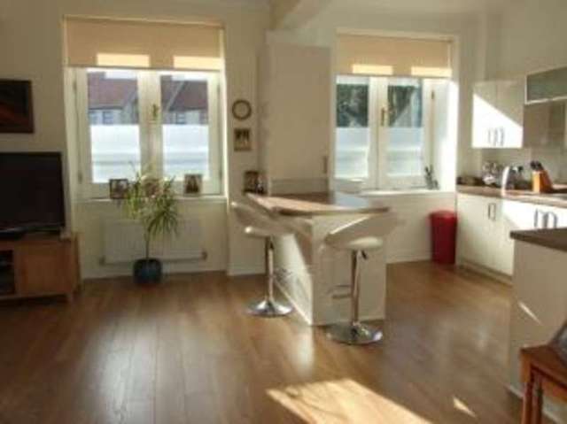  Image of 2 bedroom Flat for sale in Allen Court Kirkcaldy KY1 at Kirkcaldy Fife Thornton, KY1 1HD