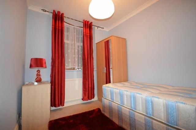  Image of 1 bedroom Flat Share to rent in Ashfield Road London W3 at Acton  london, W3 7JJ