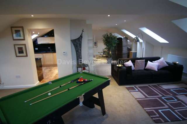  Image of 2 bedroom Penthouse to rent in Baddow Croft Woolton Liverpool L25 at Baddow Croft Woolton Liverpool, L25 7DB