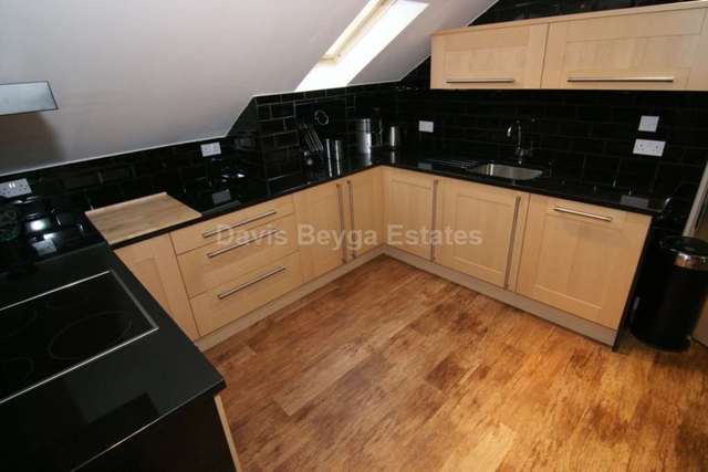  Image of 2 bedroom Penthouse to rent in Baddow Croft Woolton Liverpool L25 at Baddow Croft Woolton Liverpool, L25 7DB