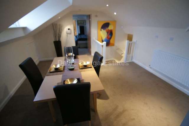  Image of 2 bedroom Penthouse to rent in Baddow Croft Woolton Liverpool L25 at Baddow Croft Woolton Liverpool, L25 7DB