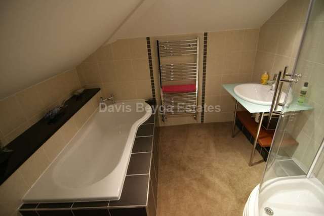  Image of 2 bedroom Penthouse to rent in Baddow Croft Woolton Liverpool L25 at Baddow Croft Woolton Liverpool, L25 7DB