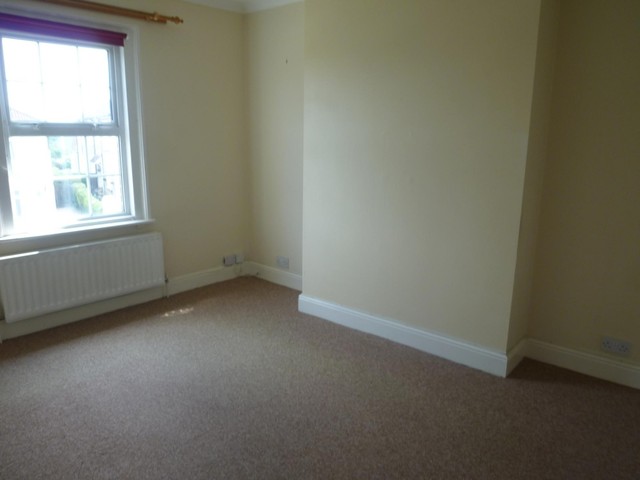  Image of 2 bedroom Flat to rent in Bedhampton Hill Havant PO9 at Havant, PO9 3JW