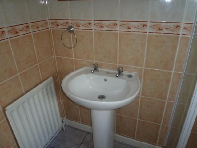  Image of 2 bedroom Flat to rent in Bedhampton Hill Havant PO9 at Havant, PO9 3JW