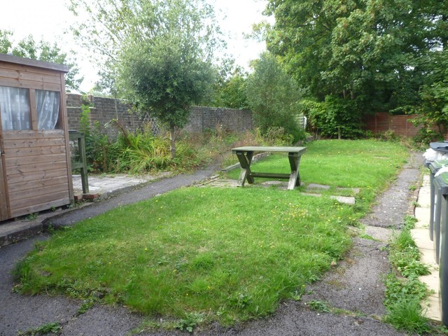  Image of 2 bedroom Flat to rent in Bedhampton Hill Havant PO9 at Havant, PO9 3JW