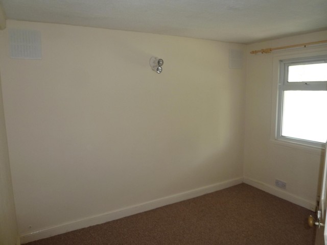  Image of 2 bedroom Flat to rent in Bedhampton Hill Havant PO9 at Havant, PO9 3JW