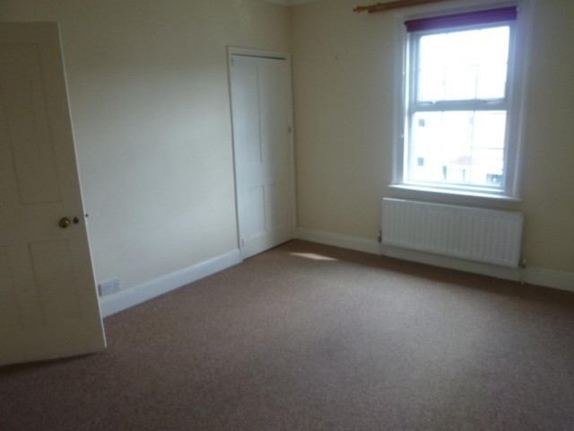  Image of 2 bedroom Flat to rent in Bedhampton Hill Havant PO9 at Havant, PO9 3JW