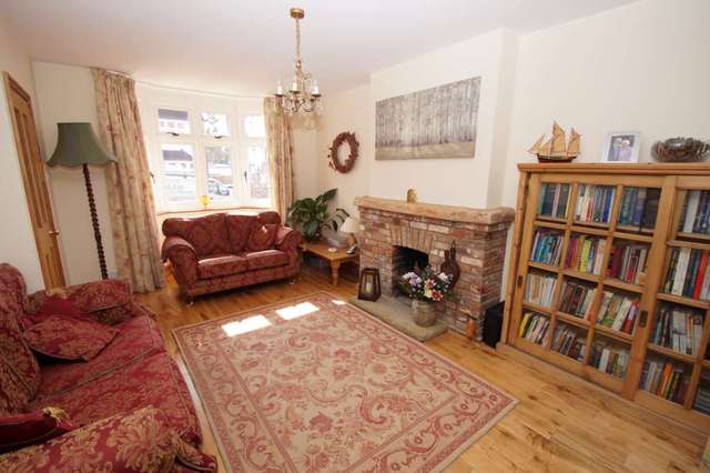 Image of 4 bedroom Detached house for sale in Belmont Road Hemel Hempstead HP3 at Belmont Road  Hemel Hempstead, HP3 9NY