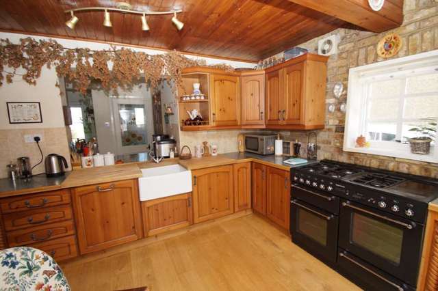  Image of 4 bedroom Detached house for sale in Belmont Road Hemel Hempstead HP3 at Belmont Road  Hemel Hempstead, HP3 9NY