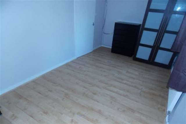  Image of 1 bedroom Flat to rent in Bessie Lansbury Close London E6 at London, E6 5NL