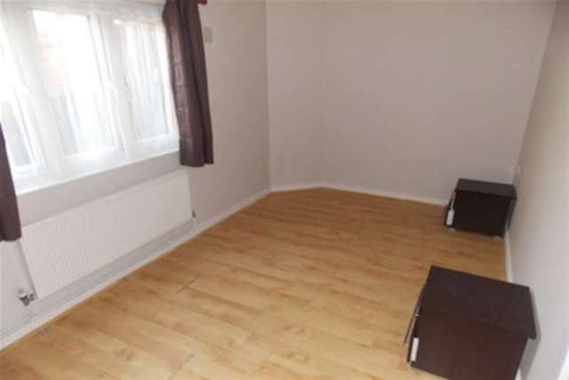  Image of 1 bedroom Flat to rent in Bessie Lansbury Close London E6 at London, E6 5NL