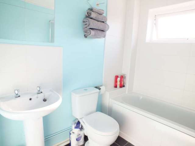  Image of 2 bedroom Flat to rent in Blenheim Way Great Barr Birmingham B44 at Blenheim Court  Birmingham, B44 8LF