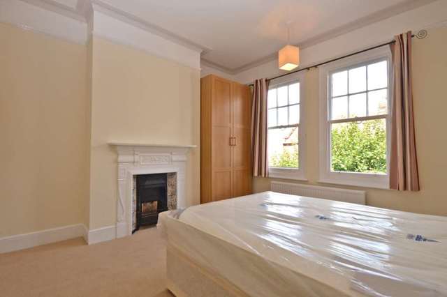  Image of 4 bedroom Flat to rent in Boundaries Road London SW12 at Boundaries Mansions Boundaries Road London, SW12 8EZ