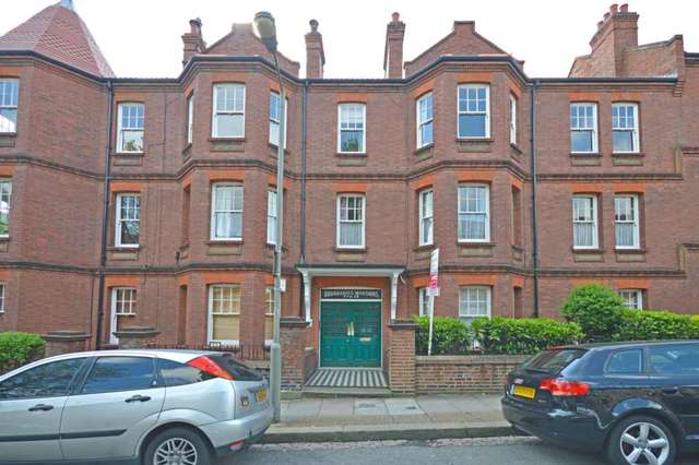  Image of 4 bedroom Flat to rent in Boundaries Road London SW12 at Boundaries Mansions Boundaries Road London, SW12 8EZ