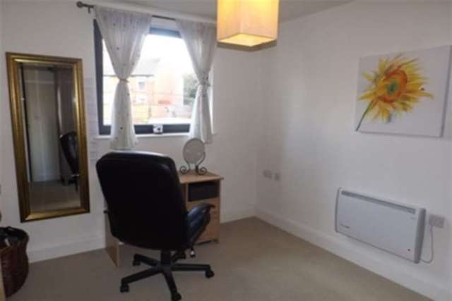  Image of 2 bedroom Flat to rent in Chatsworth Road Chesterfield S40 at Chesterfield, S40 2BP