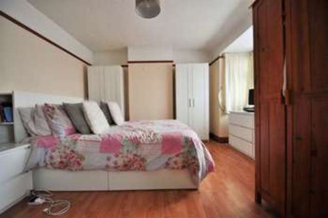 Image of 3 bedroom Semi-Detached house to rent in Bynon Avenue Bexleyheath DA7 at Bexleyheath Kent Bexleyheath, DA7 4DP