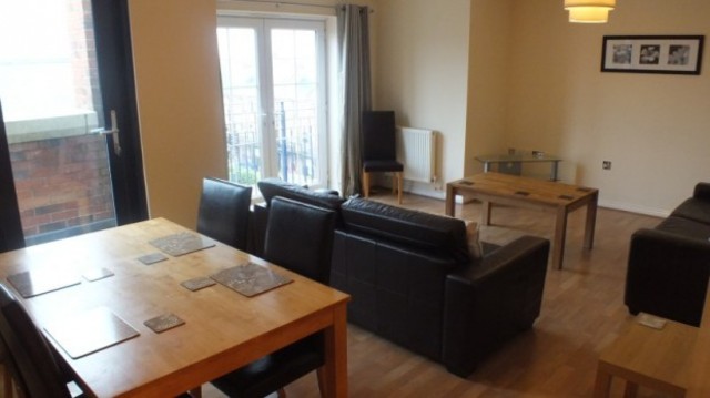  Image of 2 bedroom Apartment to rent in Carisbrooke Road Weetwood Leeds LS16 at Carisbrooke Road  Leeds, LS16 5RU