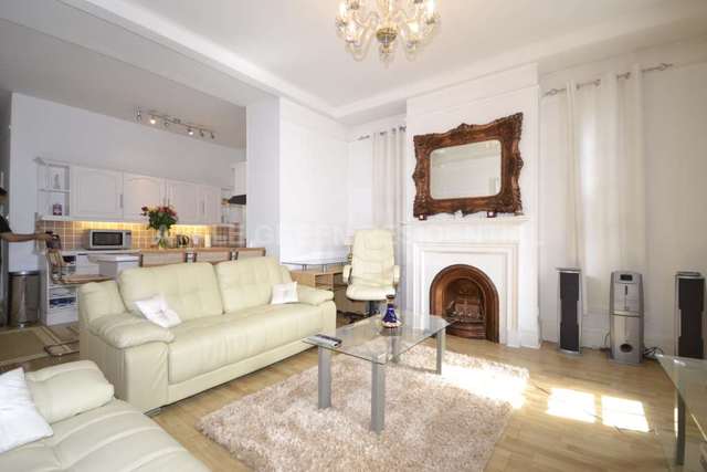  Image of 3 bedroom Apartment to rent in Baker Street London NW1 at Chalfont Court Baker Street London, NW1 5RS
