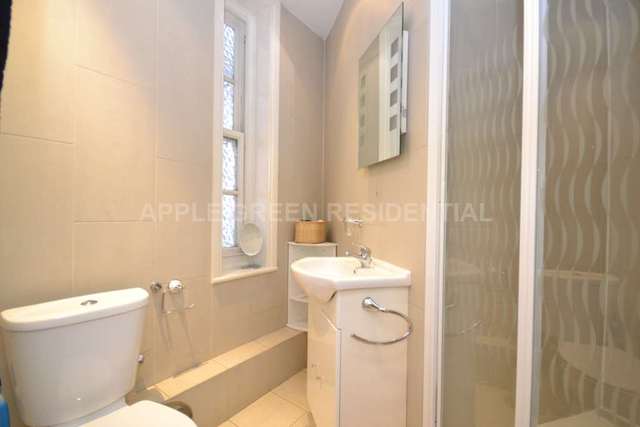  Image of 3 bedroom Apartment to rent in Baker Street London NW1 at Chalfont Court Baker Street London, NW1 5RS
