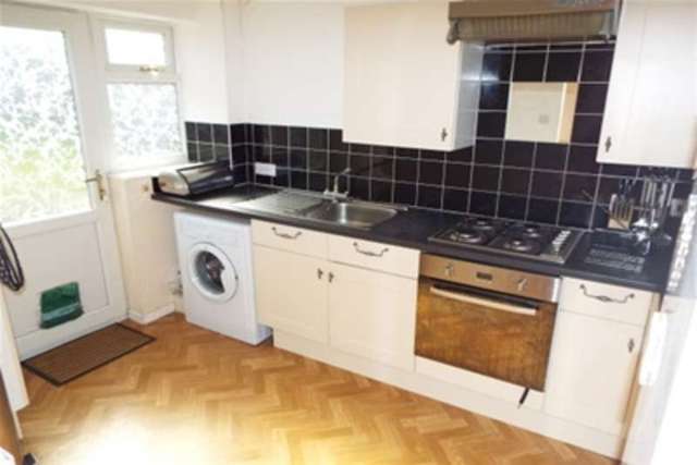  Image of 3 bedroom Semi-Detached house to rent in Claremont Drive West Bridgford Nottingham NG2 at West Bridgford, NG2 7LW