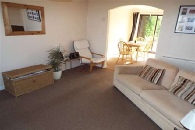  Image of 3 bedroom Semi-Detached house to rent in Claremont Drive West Bridgford Nottingham NG2 at West Bridgford, NG2 7LW