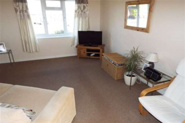  Image of 3 bedroom Semi-Detached house to rent in Claremont Drive West Bridgford Nottingham NG2 at West Bridgford, NG2 7LW