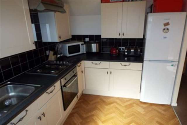  Image of 3 bedroom Semi-Detached house to rent in Claremont Drive West Bridgford Nottingham NG2 at West Bridgford, NG2 7LW