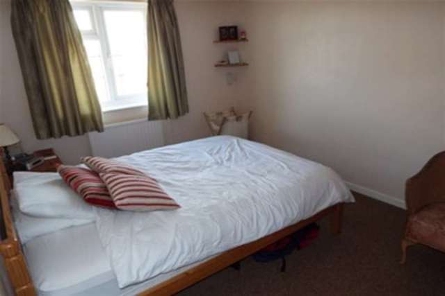  Image of 3 bedroom Semi-Detached house to rent in Claremont Drive West Bridgford Nottingham NG2 at West Bridgford, NG2 7LW