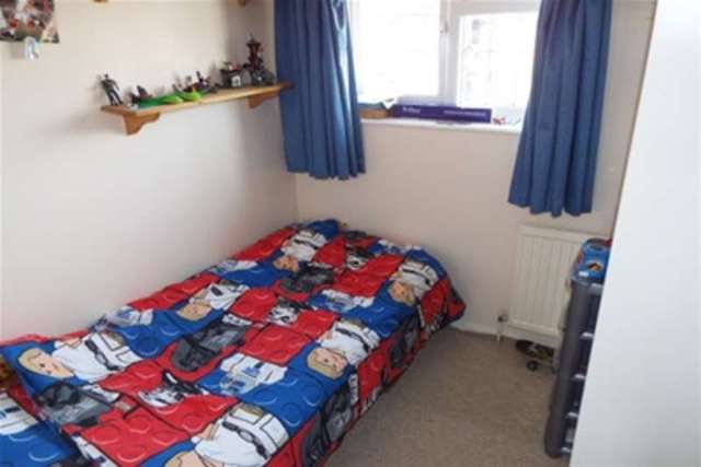  Image of 3 bedroom Semi-Detached house to rent in Claremont Drive West Bridgford Nottingham NG2 at West Bridgford, NG2 7LW