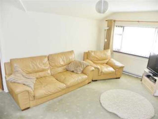  Image of 4 bedroom Property for sale in Cnap Llwyd Road Morriston Swansea SA6 at Cnap Llwyd Road Morriston Morriston, SA6 8NT