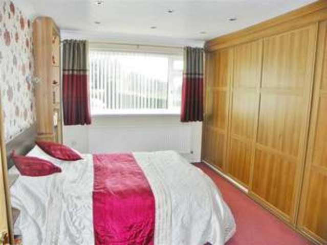  Image of 4 bedroom Property for sale in Cnap Llwyd Road Morriston Swansea SA6 at Cnap Llwyd Road Morriston Morriston, SA6 8NT