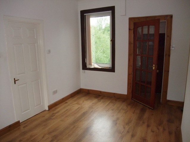  Image of 1 bedroom Flat to rent in Coaledge Coaledge Cowdenbeath KY4 at Cowdenbeath Fife Fife, KY4 8HB