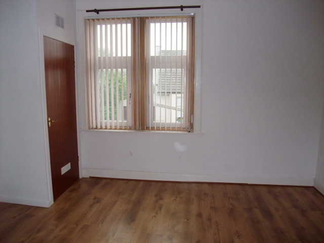  Image of 1 bedroom Flat to rent in Coaledge Coaledge Cowdenbeath KY4 at Cowdenbeath Fife Fife, KY4 8HB