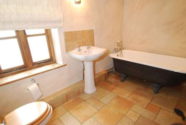  Image of 4 bedroom Semi-Detached house to rent in Cottesmore Lane Ewelme Wallingford OX10 at Cottesmore Lane Ewelme Wallingford, OX10 6HD