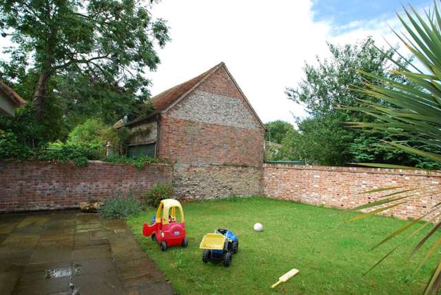  Image of 4 bedroom Semi-Detached house to rent in Cottesmore Lane Ewelme Wallingford OX10 at Cottesmore Lane Ewelme Wallingford, OX10 6HD