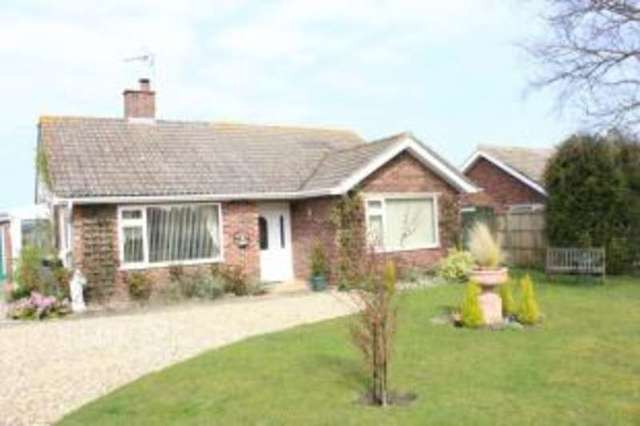  Image of 3 bedroom Bungalow for sale in The Street Darsham Saxmundham IP17 at Darsham Saxmundham Darsham, IP17 3QA