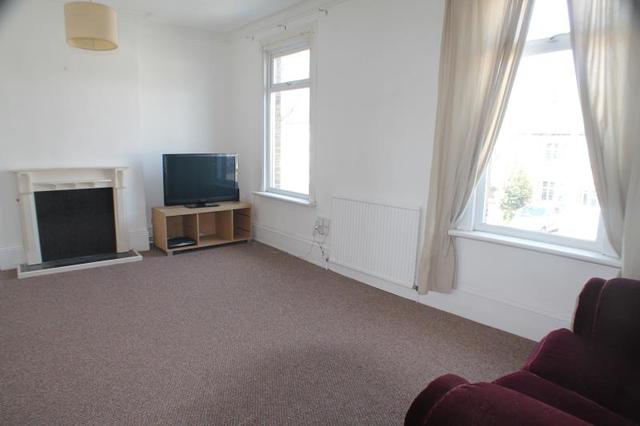 Image of 2 bedroom Flat to rent in Dymoke Road Hornchurch RM11 at Dymoke  Romford, RM11 1AA