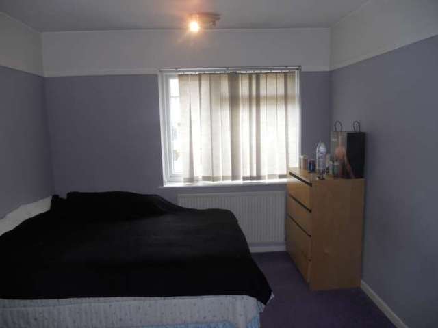  Image of 4 bedroom Semi-Detached house to rent in Eaton Valley Road Luton LU2 at Eaton Valley Road  Luton, LU2 0SN