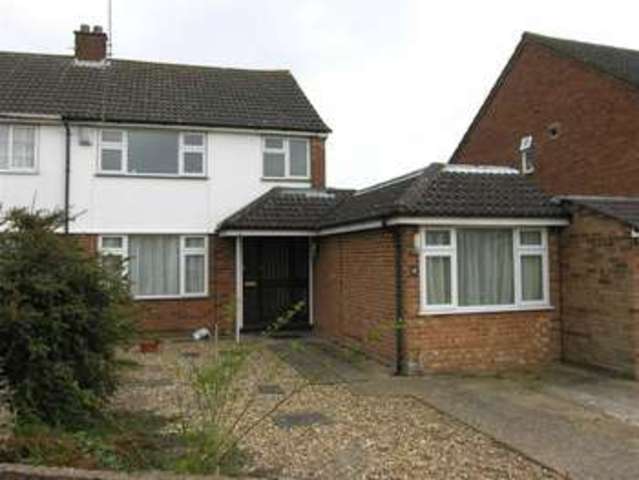  Image of 4 bedroom Property for sale in Epping Way Luton LU3 at Epping Way Luton Luton, LU3 3JE