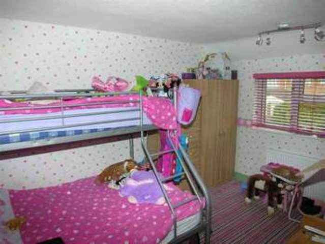  Image of 4 bedroom Property for sale in Epping Way Luton LU3 at Epping Way Luton Luton, LU3 3JE