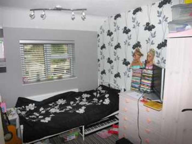  Image of 4 bedroom Property for sale in Epping Way Luton LU3 at Epping Way Luton Luton, LU3 3JE