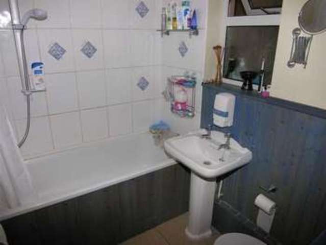  Image of 4 bedroom Property for sale in Epping Way Luton LU3 at Epping Way Luton Luton, LU3 3JE