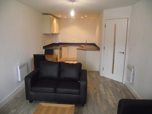  Image of 1 bedroom Apartment to rent in Essex Street Birmingham B5 at City Centre West Midlands Birmingham, B5 4TR