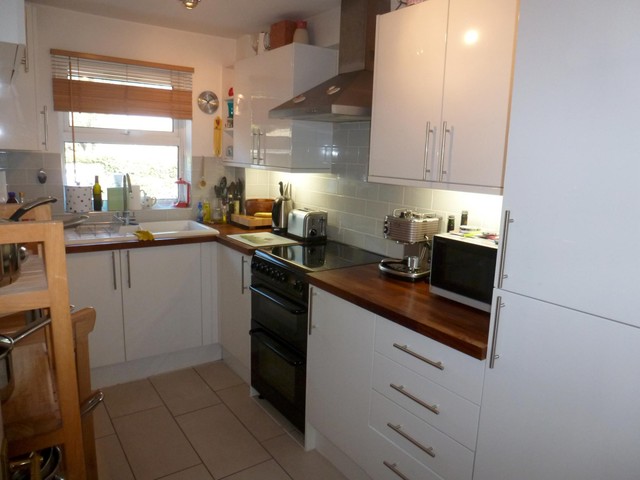 Image of 2 bedroom Flat to rent in Epsom Road Guildford GU1 at 82 Epsom Road  Guildford, GU1 2BX