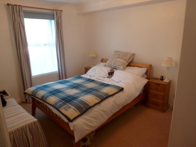  Image of 2 bedroom Flat to rent in Epsom Road Guildford GU1 at 82 Epsom Road  Guildford, GU1 2BX
