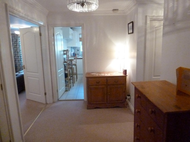  Image of 2 bedroom Flat to rent in Epsom Road Guildford GU1 at 82 Epsom Road  Guildford, GU1 2BX