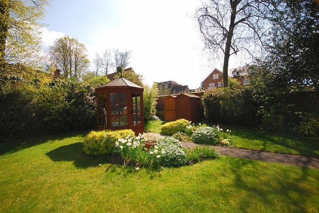 Image of 2 bedroom Flat to rent in Epsom Road Guildford GU1 at 82 Epsom Road  Guildford, GU1 2BX