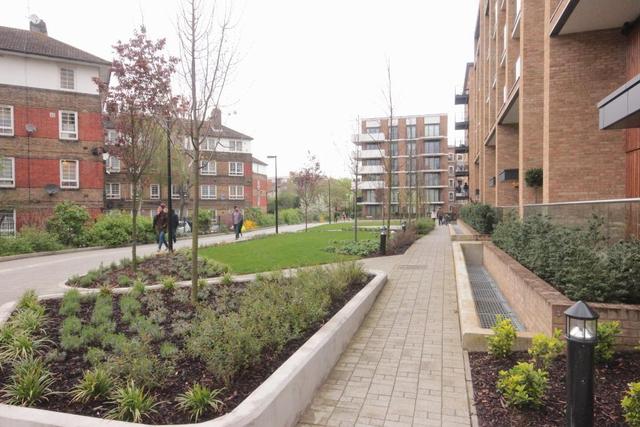  Image of 1 bedroom Flat to rent in Albatross Way London SE16 at Canada Water  London, SE16 7BT