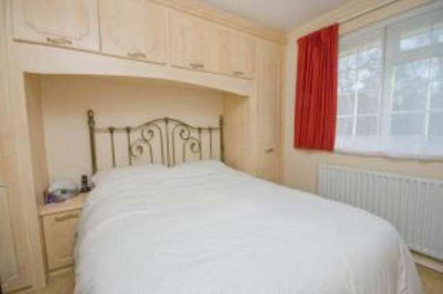  Image of 3 bedroom Detached house for sale in Sidlaws Road Farnborough GU14 at Farnborough Hampshire West Heath, GU14 9JN