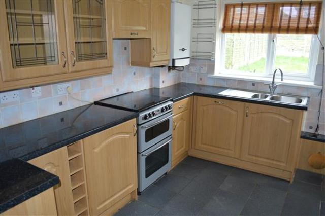  Image of 3 bedroom Terraced house to rent in Fontley Close Kitts Green Birmingham B26 at Sheldon, B26 2BS